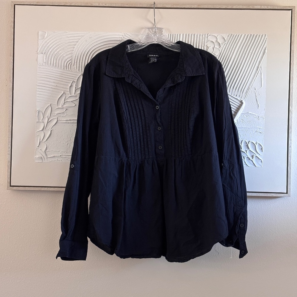 Torrid Women's Black SZ 1 Top Blouse Pintuck Poplin